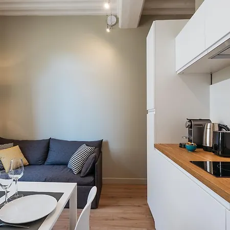 At In Apartment Lyon